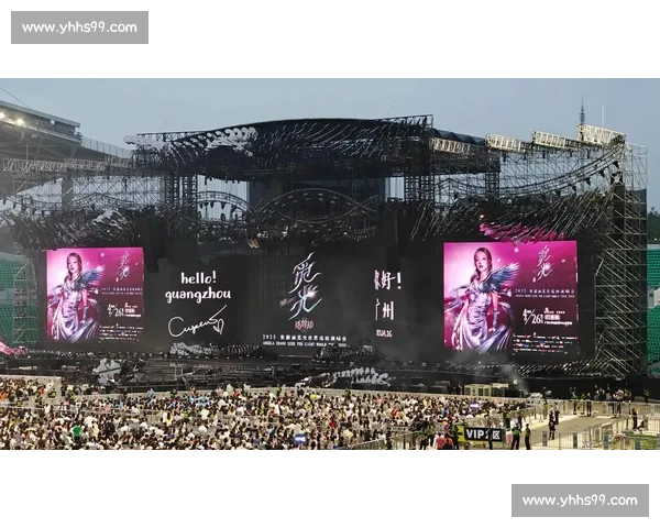 张韶涵重庆开唱，阳台观众隔空应援太暖